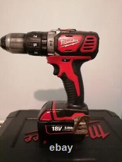 Milwaukee M18 hammer drill/driver 18v, 2 new batteries, charger, case